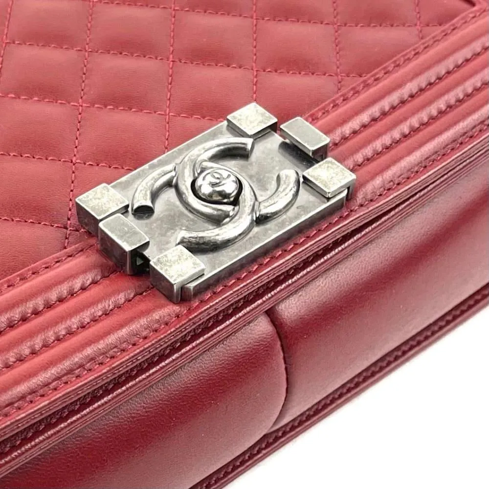 CHANEL Medium Boy Bag - Red