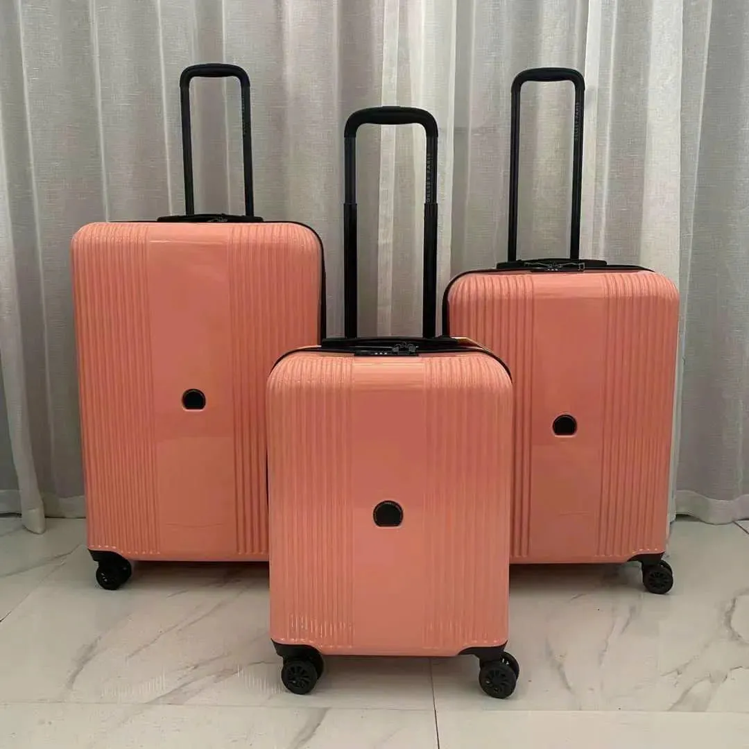 DELSEY OPHELIE 4w Hardside Trolley