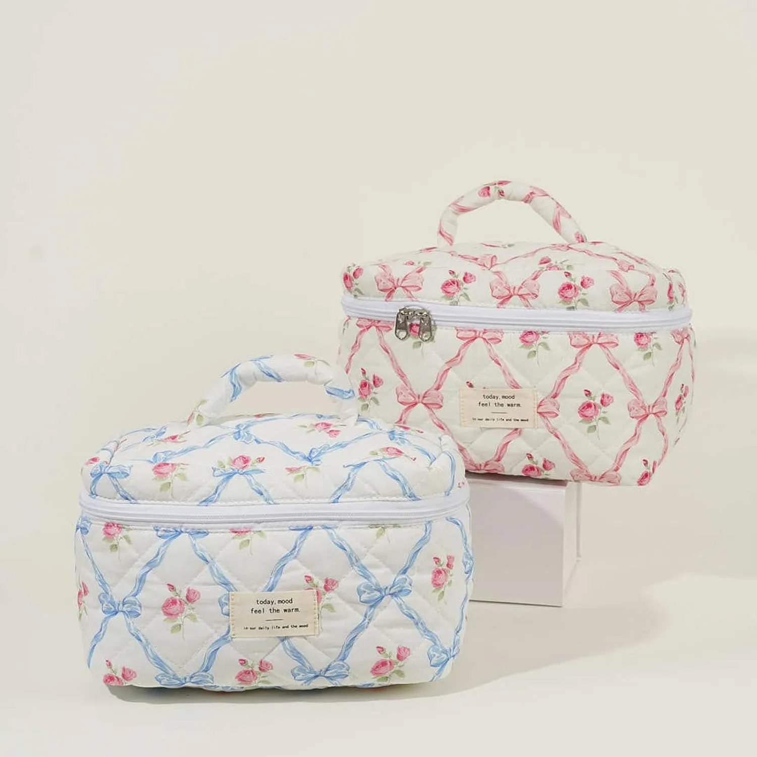 Quilted Makeup Bag Large Capacity Cute Cosmetic Bags for Women Floral Coquette Aesthetic Travel Toiletry Make Up Organizer Bag