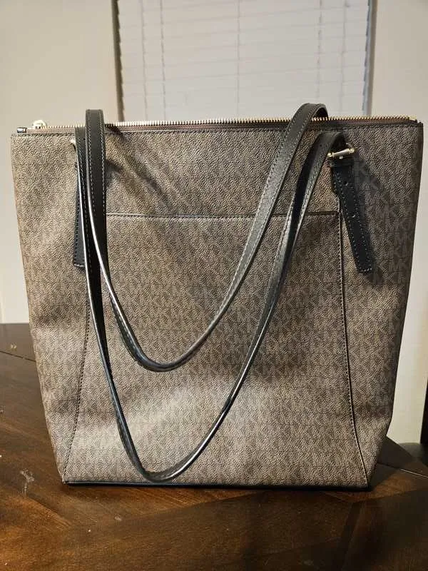 Voyager Large Logo Tote Bag