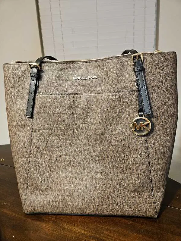 Voyager Large Logo Tote Bag